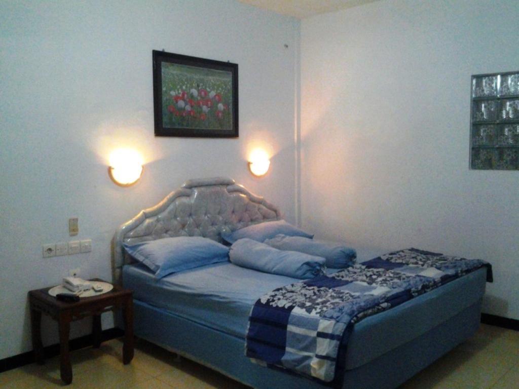 Hotel Wisma Djaja Syariah Bojonegoro Zimmer foto