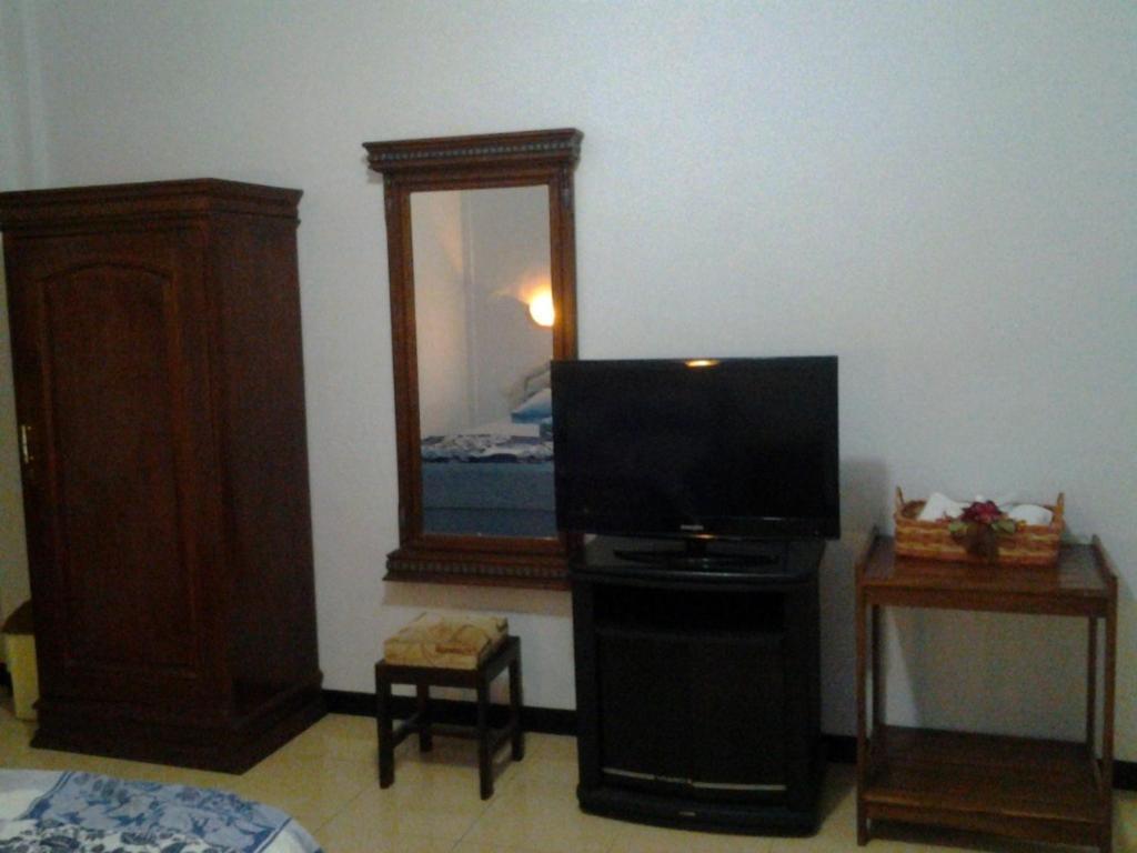 Hotel Wisma Djaja Syariah Bojonegoro Zimmer foto