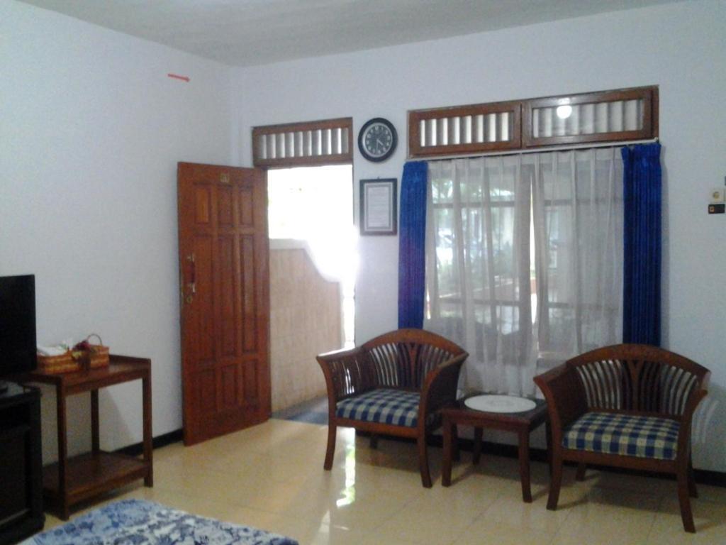 Hotel Wisma Djaja Syariah Bojonegoro Zimmer foto