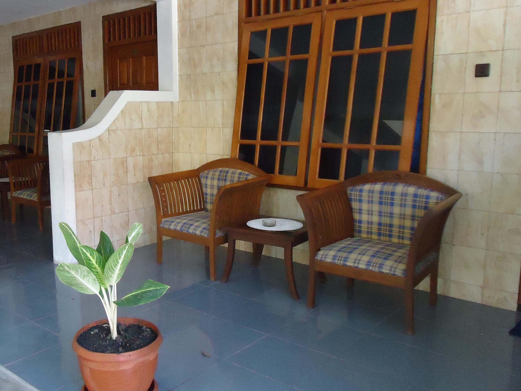 Hotel Wisma Djaja Syariah Bojonegoro Exterior foto