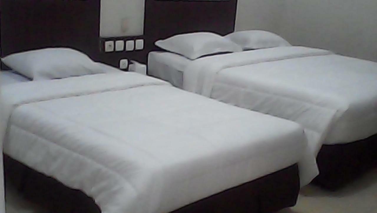 Hotel Wisma Djaja Syariah Bojonegoro Exterior foto